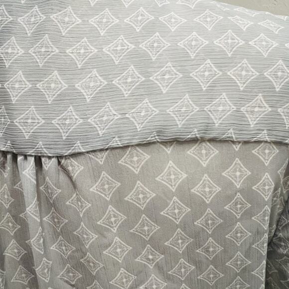 Banana Republic Women’s Grey Blouse Size XS, Geometric Pattern (A0128) - Picture 5 of 7